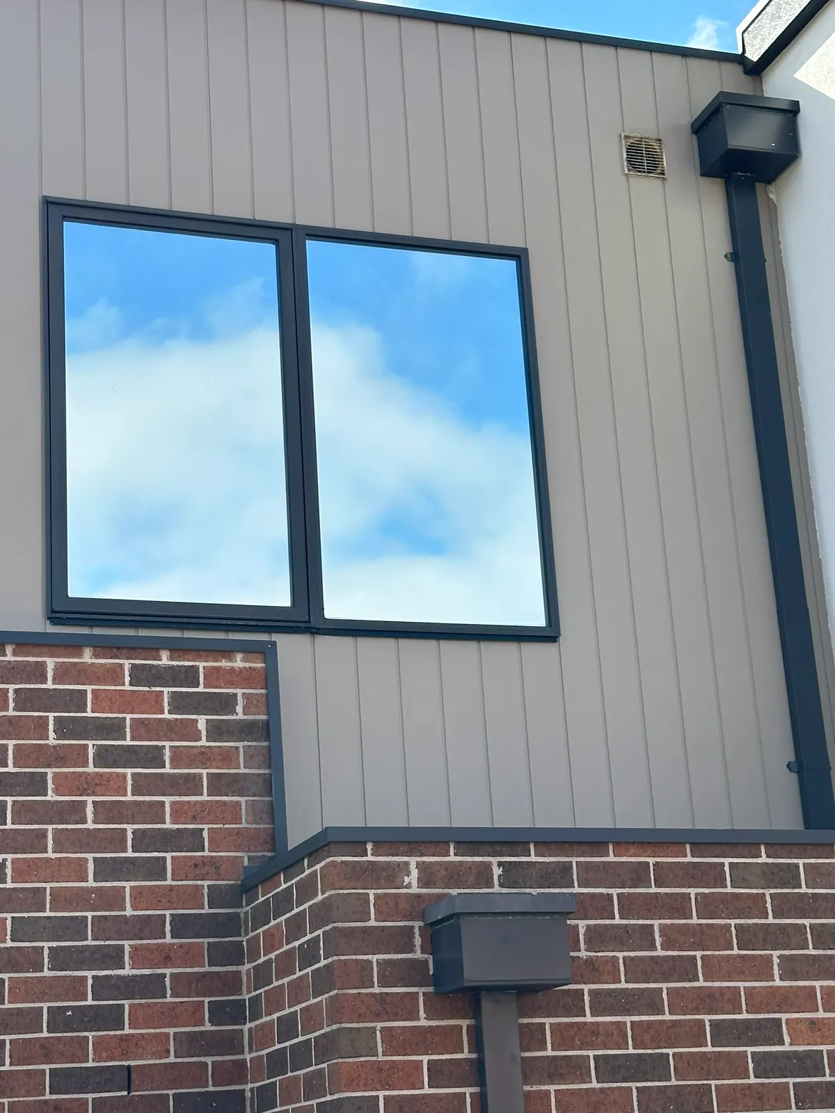 Mirror Window Tinting for New Homeowners, photo 5 of 9